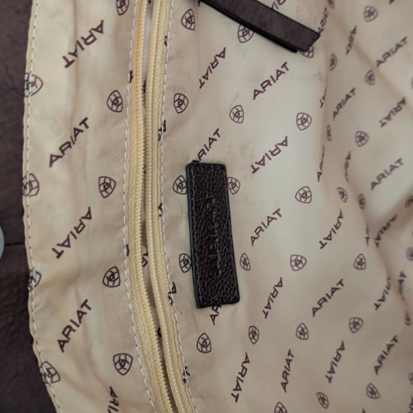 Ariat Conceal Carry Leather/Wool Brynlee Red Aztec Top Snap Tote - Picture 8 of 15